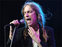Concerto di Patti Smith al Teatro Novelli a Rimini