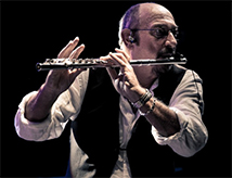 Ian Anderson dei Jethro Tull in concerto a Cesena