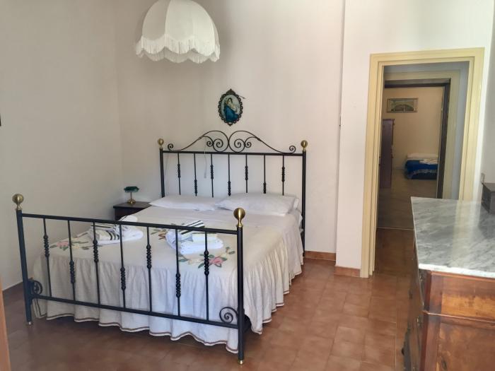 GUEST HOUSE MIRELLA: Sleeping in the historic center of Arcevia in the Province of Ancona