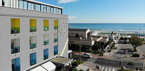 hoteladelphi en sea-front-hotel-with-pool-riccione-june-offers-for-families-n2 045