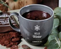 Chocolate caliente en la Taza Winter, para provocar una dulce sonrisa