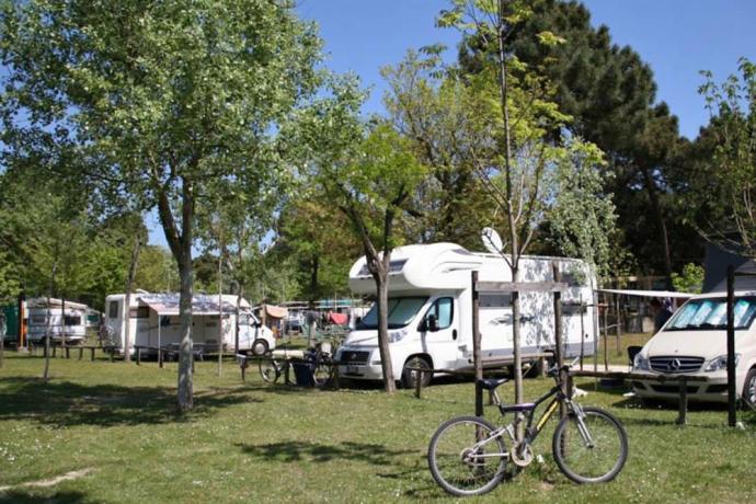campingromea it 1-it-327673-offerta-vacanza-mare-bungalow-camping-1-notte-in-regalo-ravenna 018
