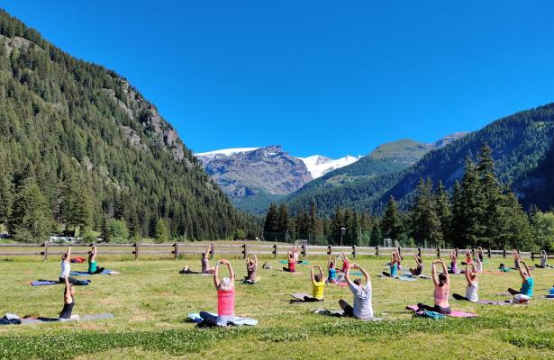 Yoga e salute, meditazione, esercizi e pratiche ai piedi del Monte Rosa