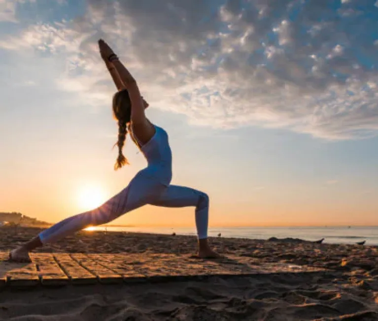Yoga al sorgere del sole 2022