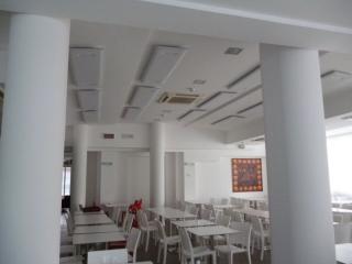 Albergo a Rimini realizzazione fonoassorbenza con pannelli Mitesco a soffitto