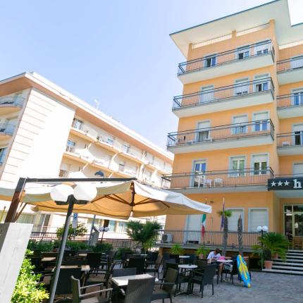 Strandhotel, Strandhotel Rimini, Hotel mit Meerblick Rimini, Hotel in der Nähe des Meeres Rimini
