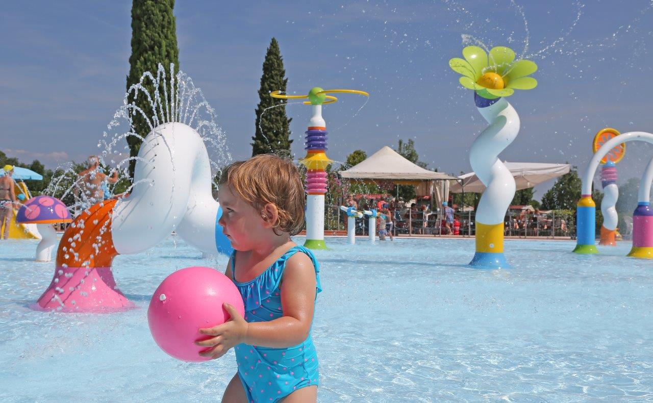 Vacanze di agosto al Lago di Garda: soggiorno scontato in campeggio ... Vacanze di agosto al Lago di Garda: soggiorno scontato in campeggio ...