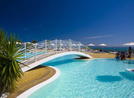 Urlaubsangebot in einer Ferienanlage am Meer in Vasto im September