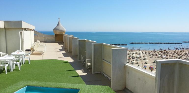 panoramic de angebot-mai-in-strandhotel-in-rimini 007