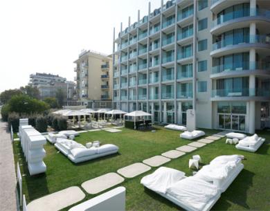 i-suite de osterangebot-luxushotel-rimini-marina-centro-mit-spa 012