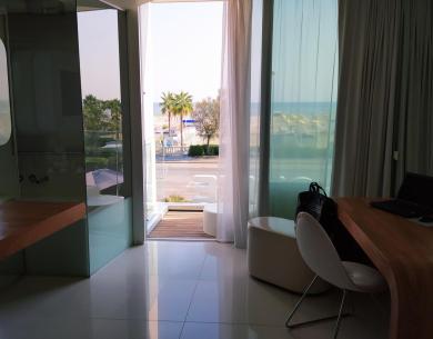 i-suite en smart-working-in-rimini-in-a-suite-of-a-5-star-design-hotel-overlooking-the-sea 010