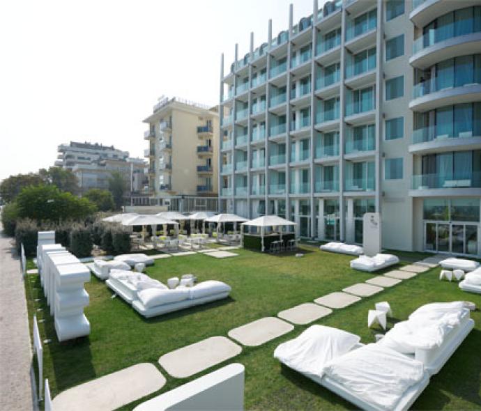 i-suite de osterangebot-luxushotel-rimini-marina-centro-mit-spa 005