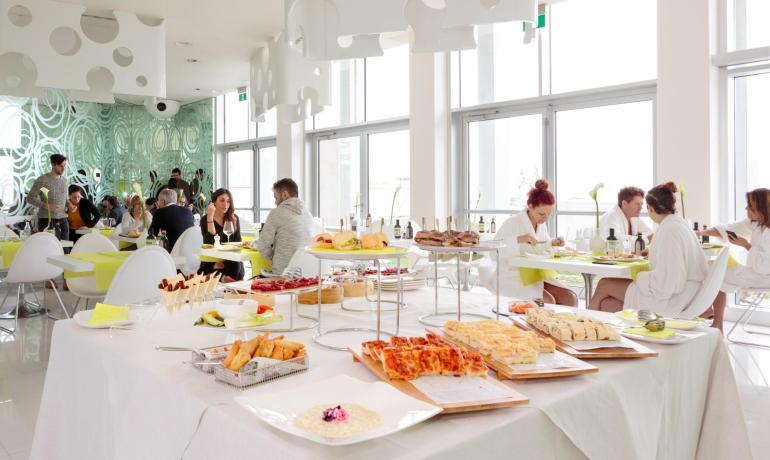 i-suite en offer-trade-fair-tecnargilla-hotel-in-rimini-with-shuttle-service 016