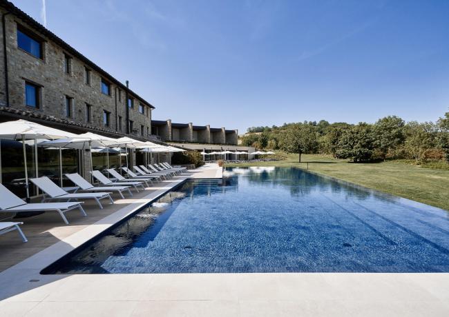 borgolanciano it offerta-luglio-resort-con-piscina-e-spa-marche 008