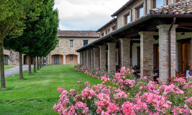 borgolanciano it private-spa-nelle-marche-con-centro-benessere-ad-uso-esclusivo 005