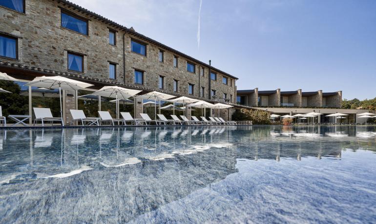 borgolanciano fr offre-milieu-de-semaine-pour-couples-spa-marches-avec-soin-detox 003