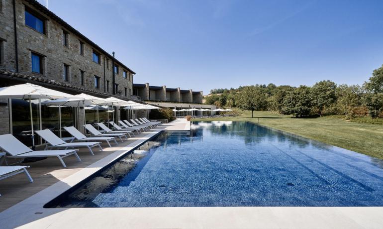 borgolanciano en offer-july-resort-with-pool-and-spa-marche 003