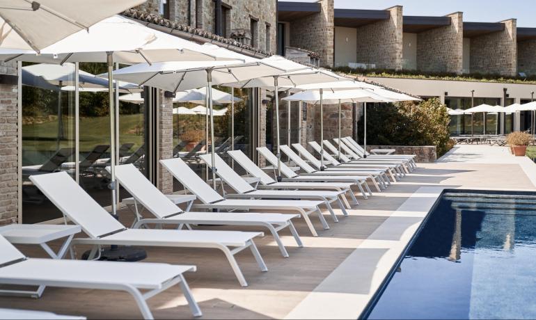 borgolanciano en offer-july-resort-with-pool-and-spa-marche 002