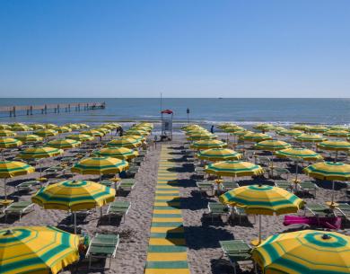 campingcesenatico en offer-valentine-s-day-camping-cesenatico-with-aperitivo-at-the-canal-port 021