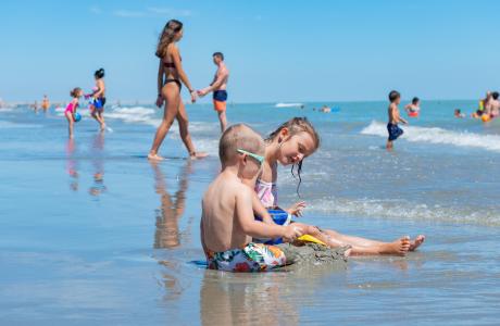 campingcesenatico en june-short-stay-offer-in-camping-cesenatico-with-pool-and-entertainment 017