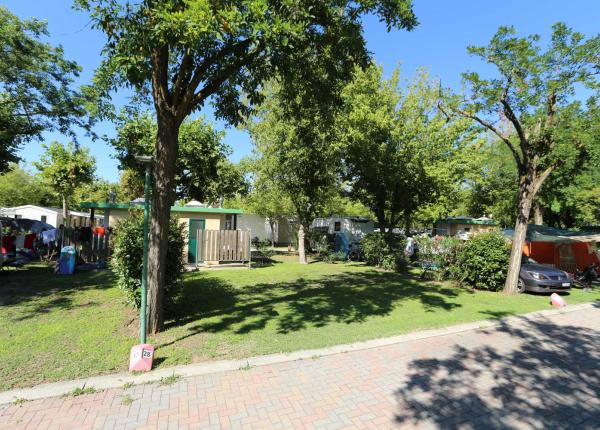 campingtahiti en en-offer-in-camping-village-near-mirabilandia-with-discounted-tickets-camping-on-the-lidoes-of-comacchio-near-ravenna 018
