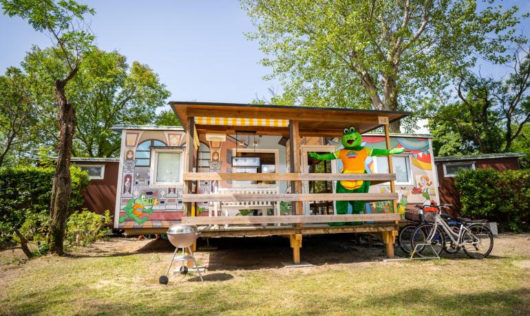 capalonga da tilbud-paa-crocky-tema-mobile-homes-til-familier-paa-campingplads-i-bibione 015
