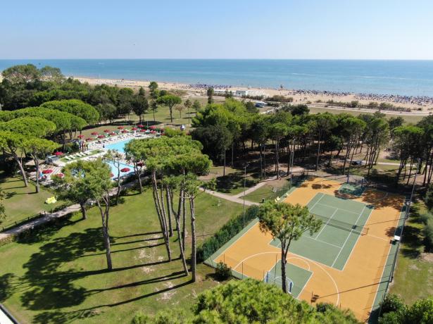 iltridente en weekend-offer-in-may-and-june-on-a-pitch-in-bibione 020