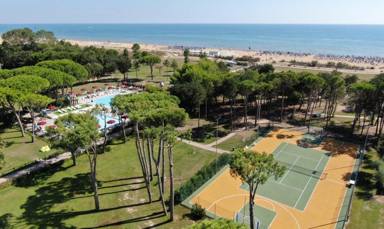 iltridente en weekend-offer-in-may-and-june-on-a-pitch-in-bibione 019