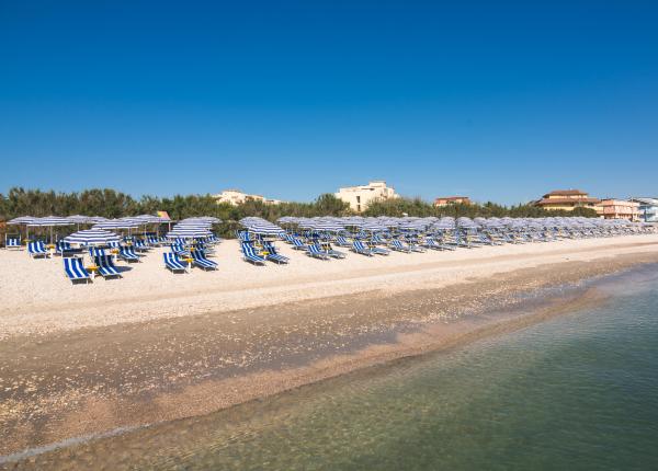 villaggiolemimose it vacanza-al-mare-a-porto-sant-elpidio-in-villaggio-sul-mare-con-cena-inclusa 016