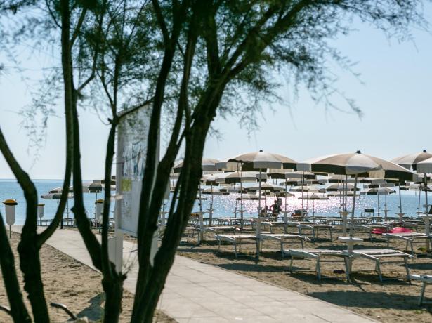 vacanzespinnaker de strandurlaub-am-meer-in-den-marken-mit-ermaessigung 007
