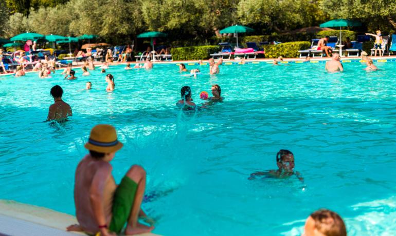 laquercia en offer-for-short-holidays-campsite-in-lazise-by-lake-garda-with-mobile-homes-for-families 020