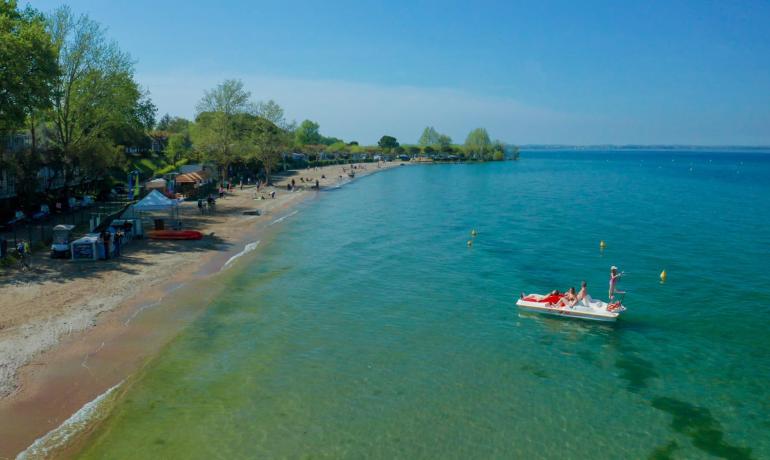 laquercia en camping-offer-lake-garda-with-large-pitches-and-services-for-campers 023