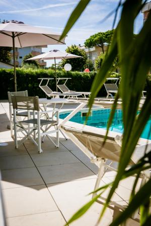 parkhotelserena en early-july-with-the-family-in-viserbella-di-rimini-by-the-sea 021