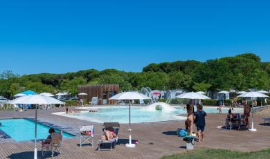 pinetasulmarecampingvillage fr offre-basse-saison-cesenatico-avec-enfants-gratuits-au-camping-avec-piscine-animation 050