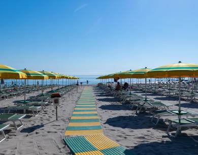 pinetasulmarecampingvillage en end-of-summer-holiday-in-cesenatico-on-campsite-near-the-centre-with-children-staying-free 042
