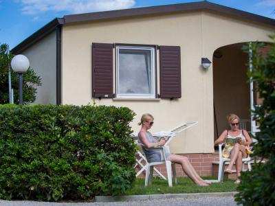 campinglakeplacid it offerta-di-luglio-in-villaggio-vacanze-in-abruzzo-tra-mare-e-divertimento-in-moderne-mobile-home 012