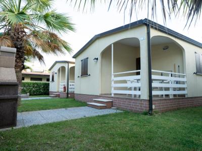 campinglakeplacid en en-short-june-holiday-in-abruzzo-in-silvi-marina-at-village-with-mobile-homes-close-to-the-sea 016