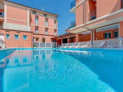 hoteldelavillecesenatico fr sejour-septembre-a-cesenatico-a-l-hotel-3-etoiles-avec-piscine 020