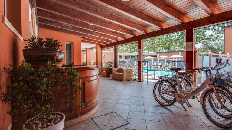 hoteldelavillecesenatico fr offre-prix-bloques-special-reservez-en-avance-vos-vacances-a-l-hotel-a-cesenatico 017