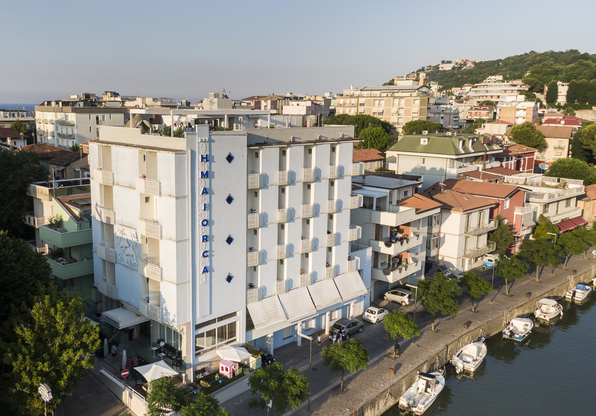 Offerta Ferragosto Hotel Gabicce Mare con pensione completa