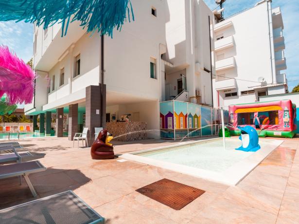 hotelmetropolitan fr offre-pour-couples-hotel-cesenatico-avec-piscine-chauffee 012