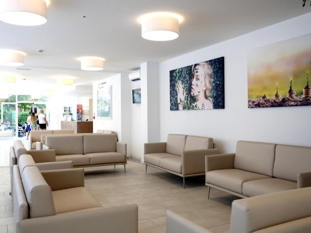 hotelmetropolitan it offerta-vacanze-brevi-agosto-in-hotel-con-piscina-a-cesenatico 010