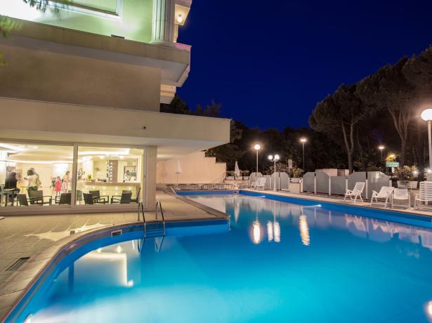 hotelkingmarte it offerta-dedicata-alle-mamme-hotel-lido-di-classe-con-spiaggia-privata 012