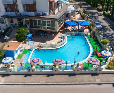 hotelzenith.unionhotels en offer-for-weekends-with-entry-to-the-park-included-at-hotel-in-pinarella-di-cervia 010