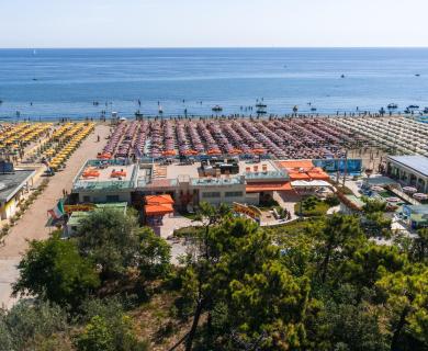 hotelzenith.unionhotels en march-april-may-in-seaside-hotel-with-entrance-to-amusement-park-and-pool-in-pinarella-di-cervia 013