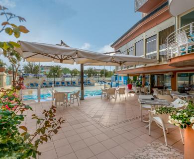 hotelzenith.unionhotels de sonderangebot-fuer-urlaub-im-juli-in-3-sterne-hotel-in-pinerella-di-cervia-mit-pool 010