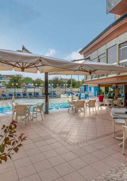 hotelzenith.unionhotels fr piscine-cervia-hotel-zenith 020
