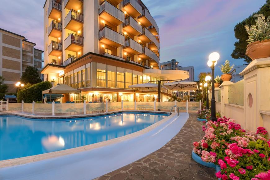 hotelzenith.unionhotels de pool-cervia-hotel-zenith 012