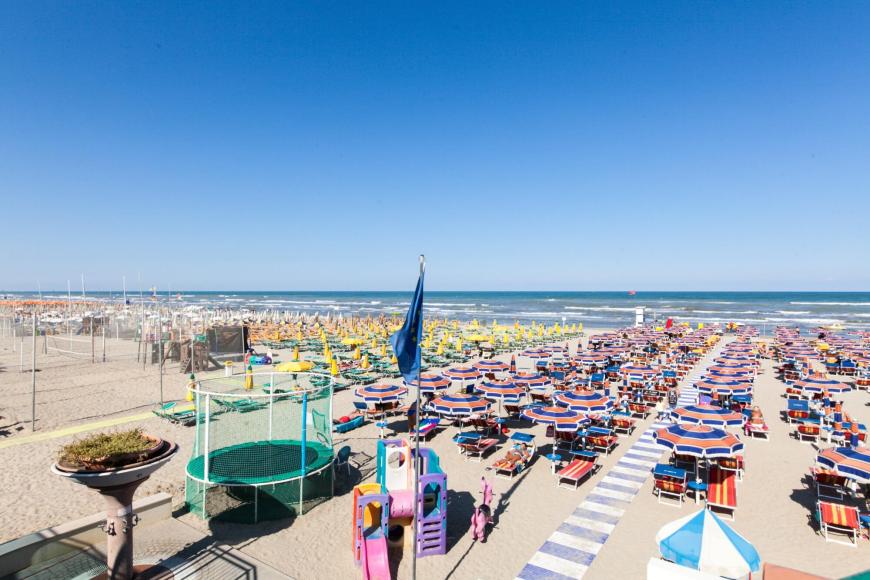 hotelzenith.unionhotels en offer-for-august-at-3-star-seaside-hotel-with-pool-in-pinarella-di-cervia 014