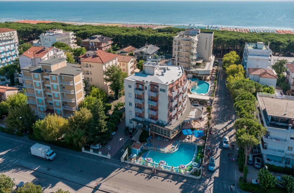 hotelzenith.unionhotels en offer-for-august-at-3-star-seaside-hotel-with-pool-in-pinarella-di-cervia 005
